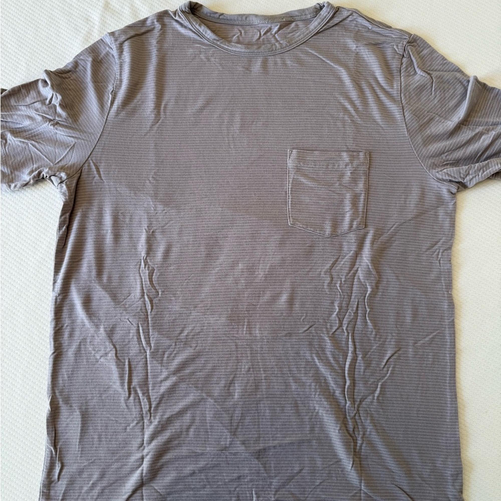 Vuori Mens Linear Tech Tee
